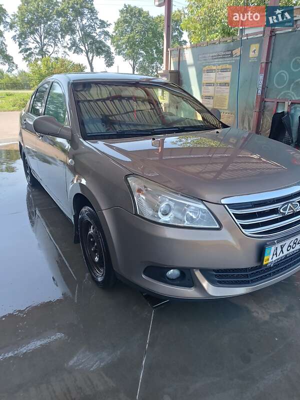 Седан Chery E5 2014 в Попільні