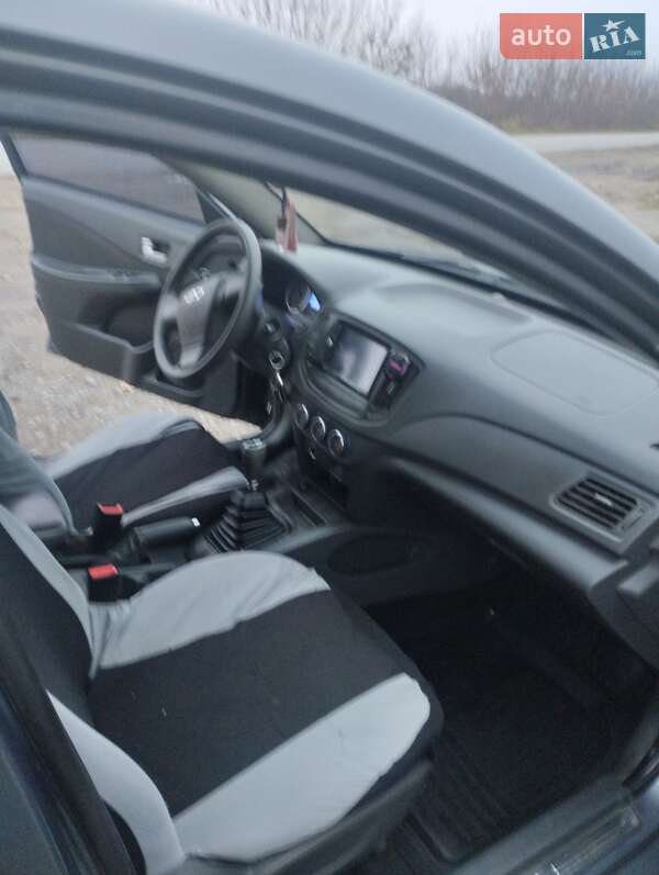 Седан Chery E5 2014 в Изяславе