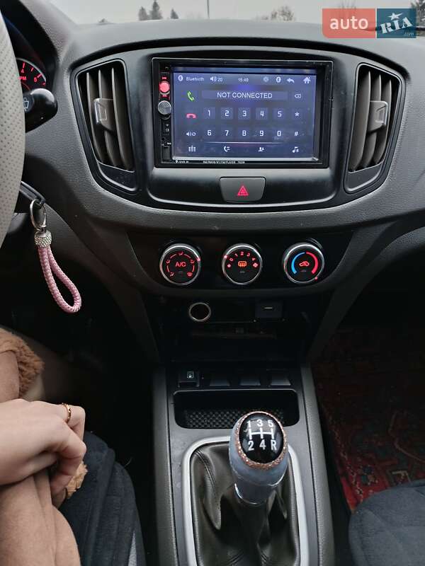 Седан Chery E5 2014 в Самборі