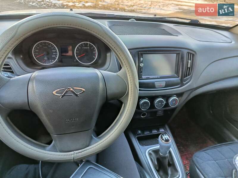 Седан Chery E5 2014 в Самборі