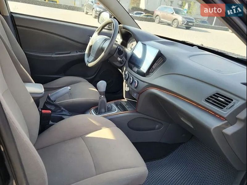 Седан Chery E5 2014 в Млиніві