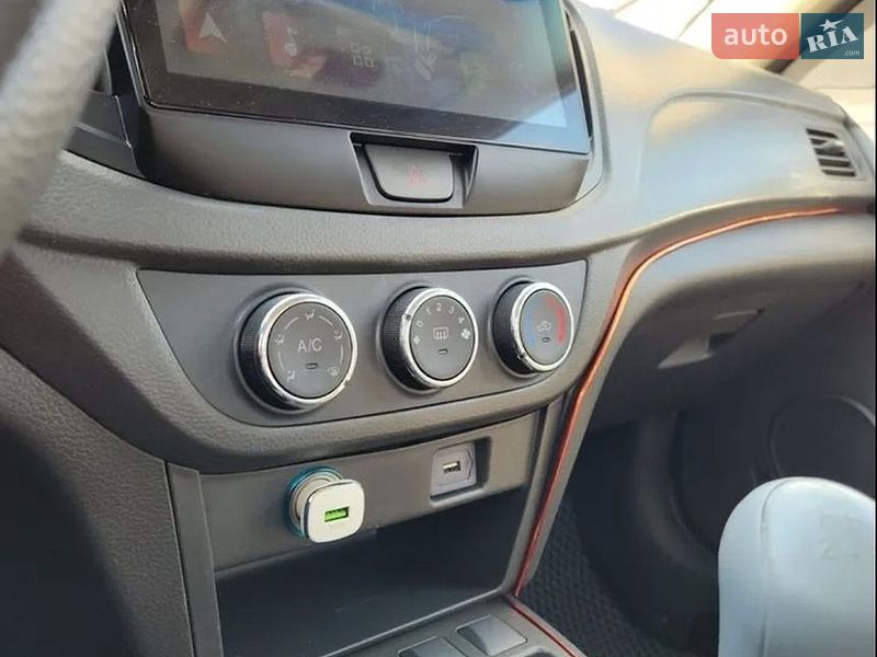 Седан Chery E5 2014 в Млинове