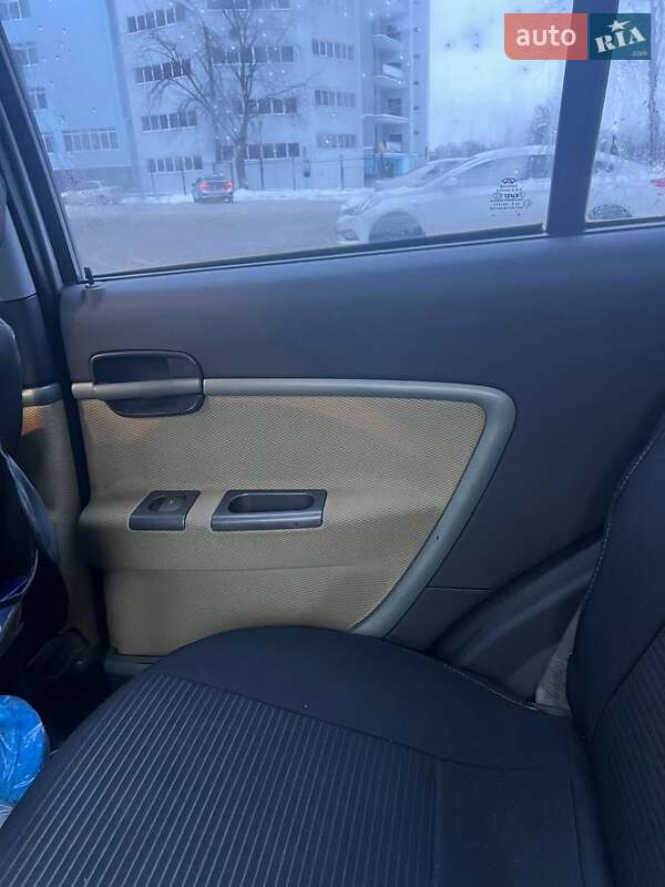 Хэтчбек Chery Kimo 2011 в Киеве фото 11 Хэтчбек Chery Kimo 2011 в Киеве