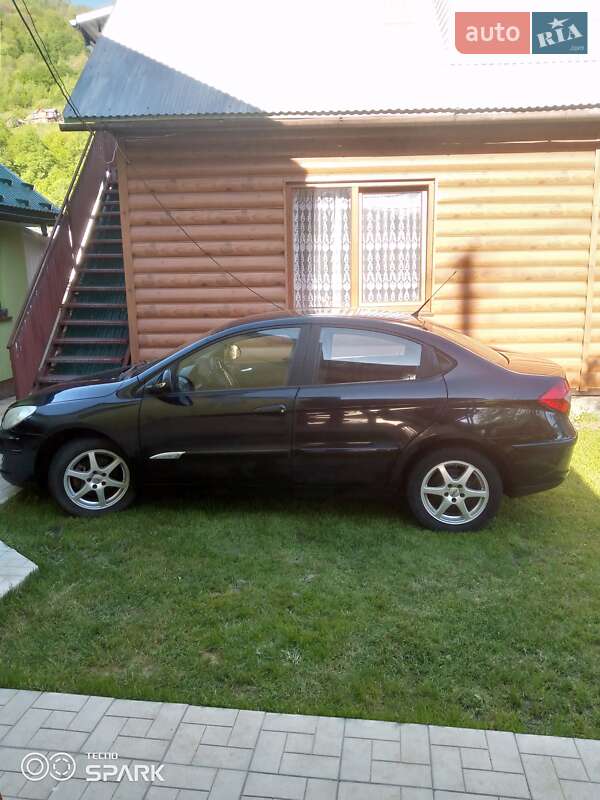 Седан Chery M11 2012 в Рахове