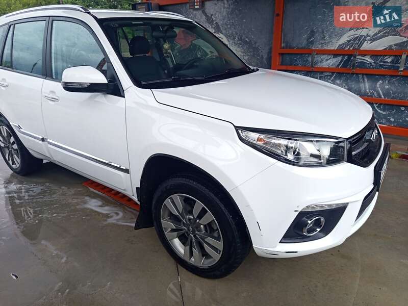 Внедорожник / Кроссовер Chery Tiggo 3 2017 в Смеле