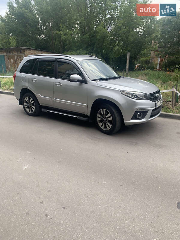 Внедорожник / Кроссовер Chery Tiggo 3 2017 в Киеве