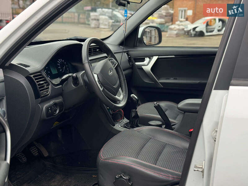 Внедорожник / Кроссовер Chery Tiggo 3 2017 в Киеве