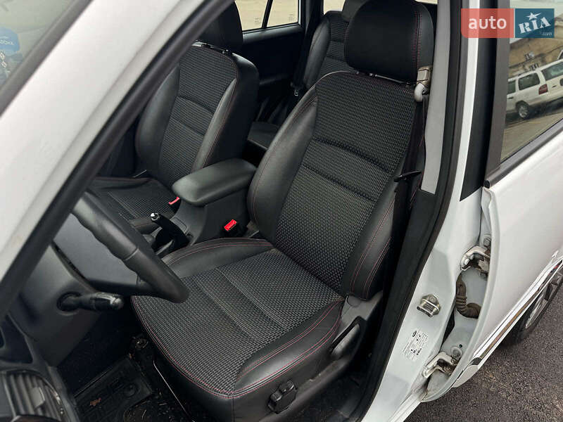 Внедорожник / Кроссовер Chery Tiggo 3 2017 в Киеве