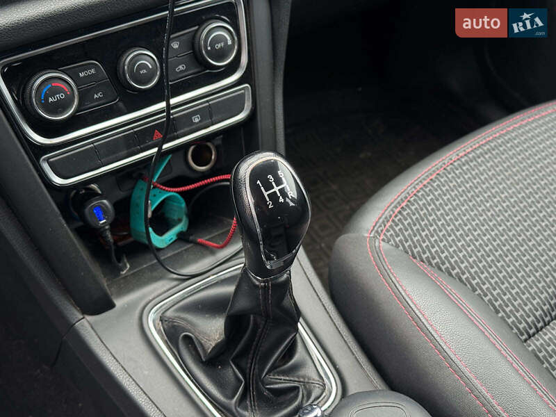 Внедорожник / Кроссовер Chery Tiggo 3 2017 в Киеве