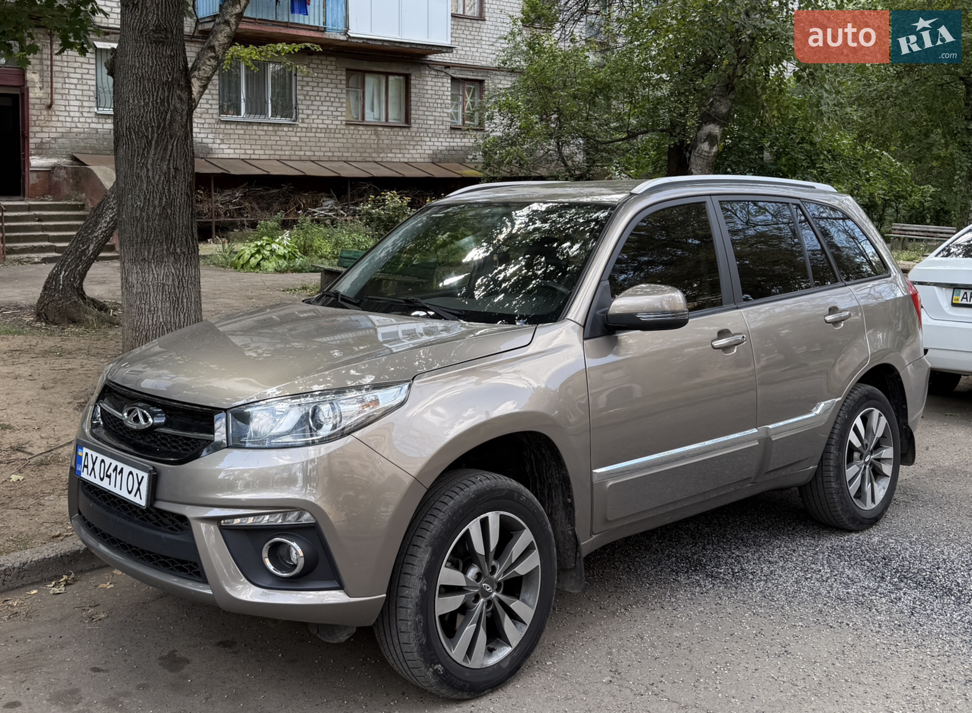 Chery Tiggo 3 2019 VIN LVVDB11B1KD052630 фото оголошення 2 з 20