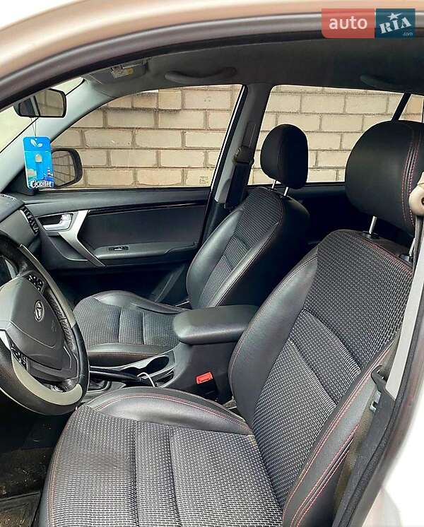 Внедорожник / Кроссовер Chery Tiggo 3 2019 в Харькове