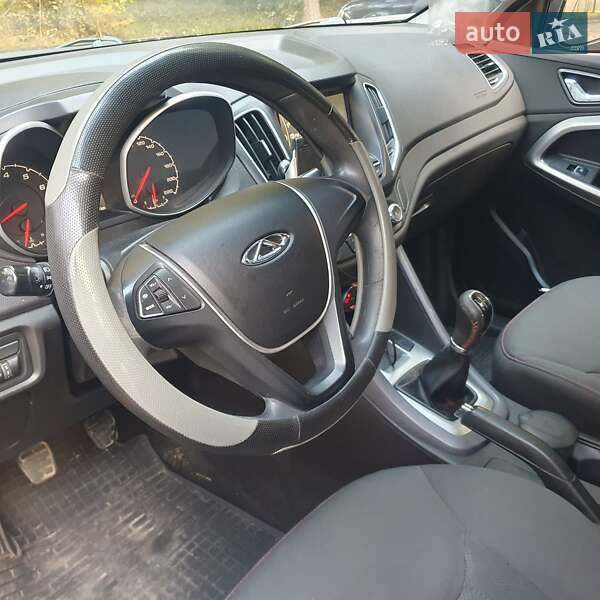 Внедорожник / Кроссовер Chery Tiggo 2016 в Городке