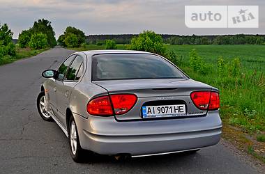 Седан Chevrolet Alero 2000 в 