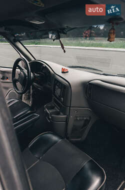 Минивэн Chevrolet Astro 2005 в  фото 15 Минивэн Chevrolet Astro 2005 в