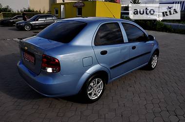 Седан Chevrolet Aveo 2004 в Львове