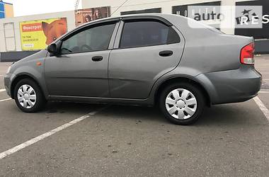 Седан Chevrolet Aveo 2005 в Києві