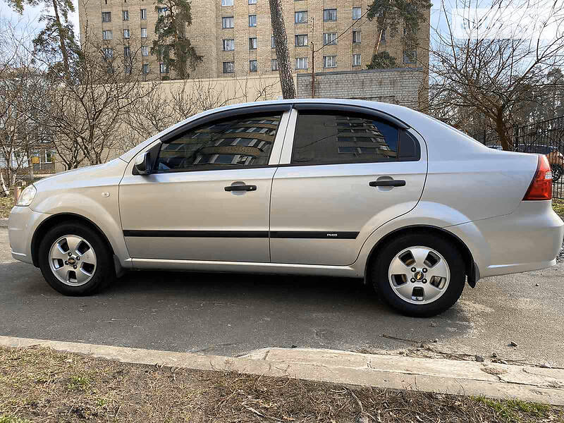 Седан Chevrolet Aveo 2006 в Киеве