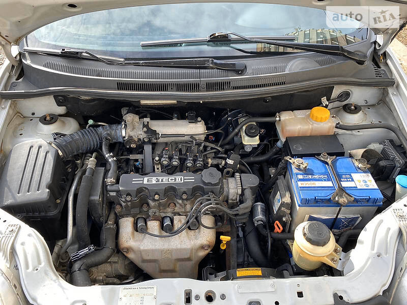 Седан Chevrolet Aveo 2006 в Киеве