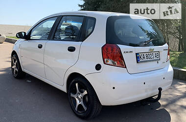Хетчбек Chevrolet Aveo 2005 в 