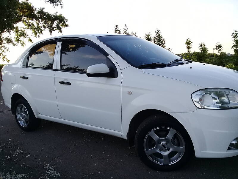 Седан Chevrolet Aveo 2006 в Кагарлику