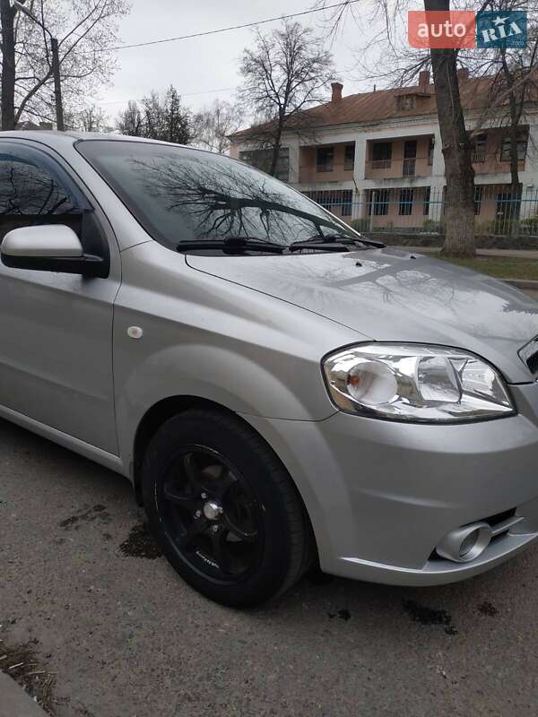 Седан Chevrolet Aveo 2010 в Кременчуці
