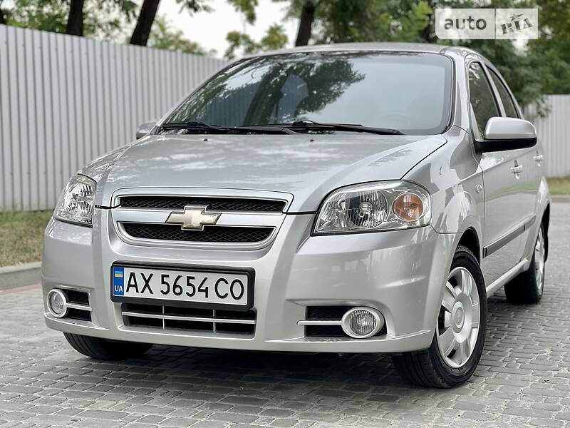 Минивэн Chevrolet Aveo 2008 в 