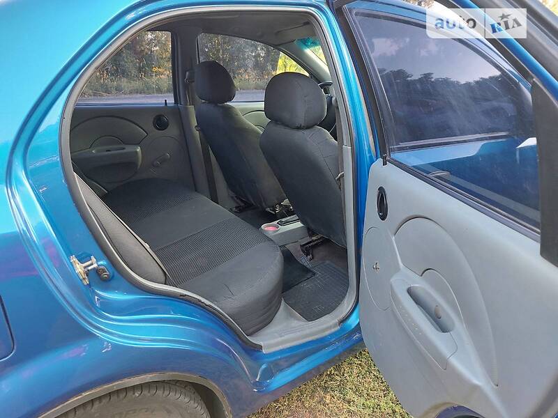 Седан Chevrolet Aveo 2005 в Лебедині