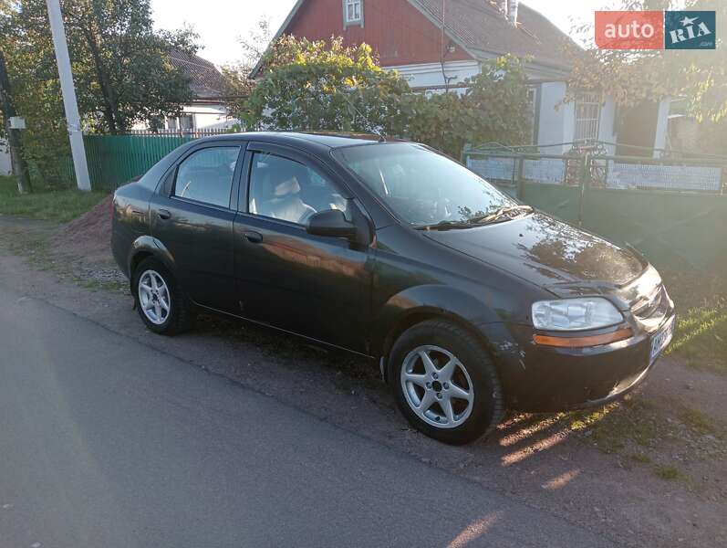 Седан Chevrolet Aveo 2005 в Коростене
