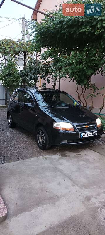 Хэтчбек Chevrolet Aveo 2005 в Хусте