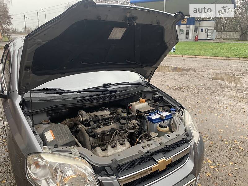 Седан Chevrolet Aveo 2011 в Кривом Роге