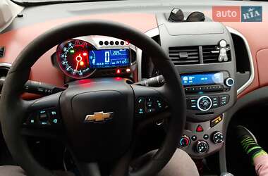 Седан Chevrolet Aveo 2011 в Києві