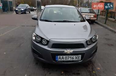 Седан Chevrolet Aveo 2011 в Києві