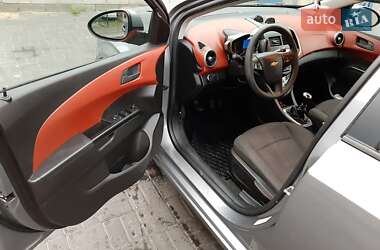 Седан Chevrolet Aveo 2011 в Києві