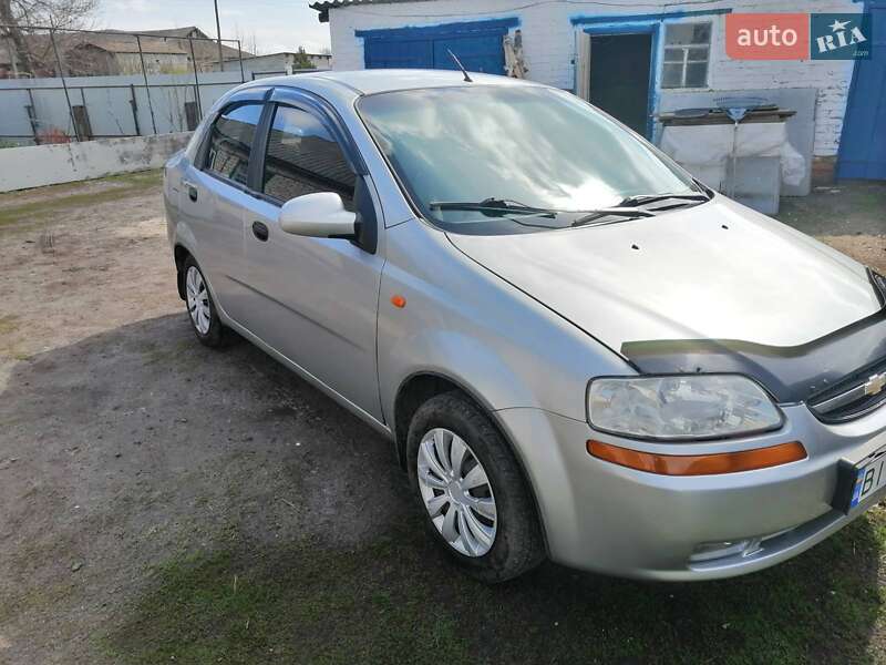 Седан Chevrolet Aveo 2005 в Новых Санжарах