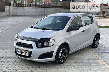 Хетчбек Chevrolet Aveo 2012 в Ужгороді