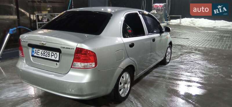 Седан Chevrolet Aveo 2004 в Дніпрі