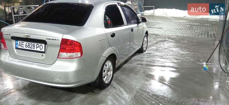 Седан Chevrolet Aveo 2004 в Дніпрі