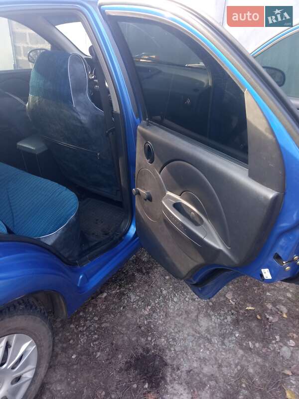 Седан Chevrolet Aveo 2005 в Кегичівці