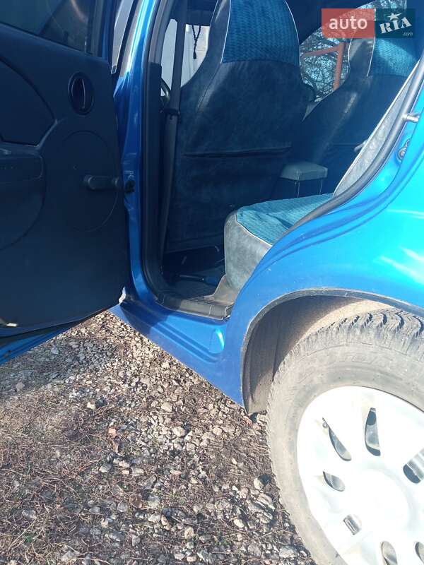 Седан Chevrolet Aveo 2005 в Кегичівці
