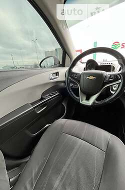 Седан Chevrolet Aveo 2012 в Хусті