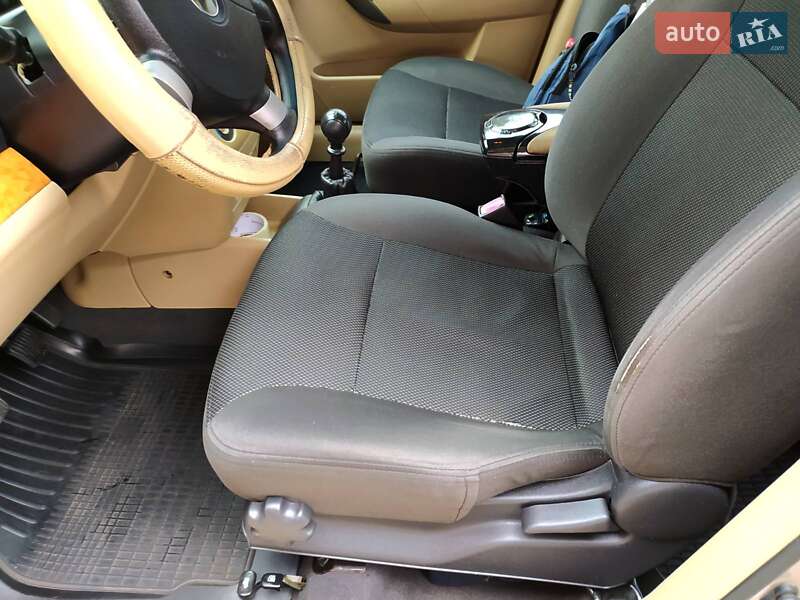 Седан Chevrolet Aveo 2008 в Киеве
