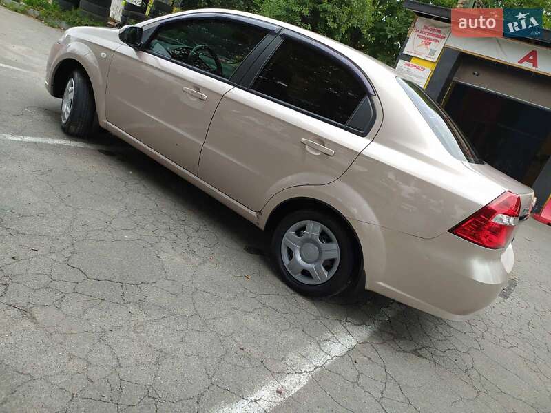 Седан Chevrolet Aveo 2008 в Киеве