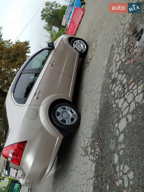 Седан Chevrolet Aveo 2008 в Киеве