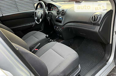 Седан Chevrolet Aveo 2010 в 