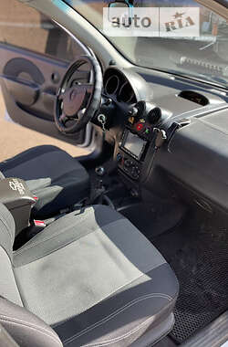 Седан Chevrolet Aveo 2006 в 