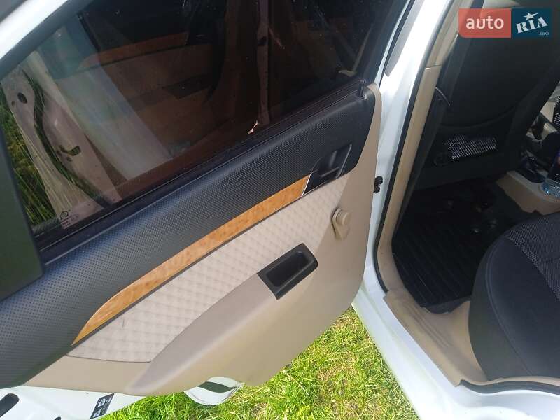 Седан Chevrolet Aveo 2008 в Полтаві