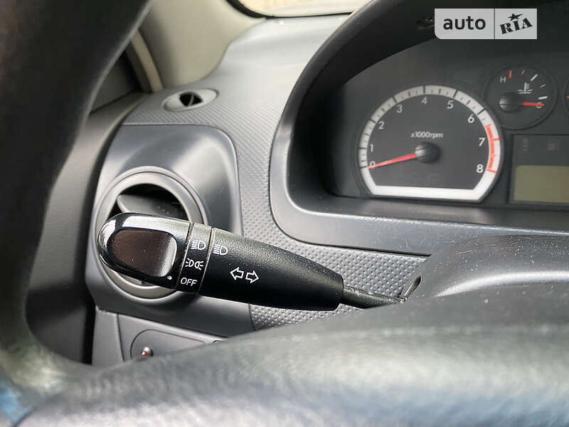 Седан Chevrolet Aveo 2008 в Києві