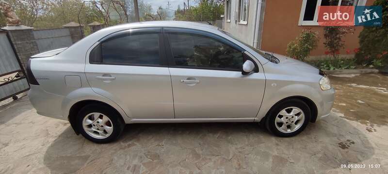 Седан Chevrolet Aveo 2007 в Тростянце