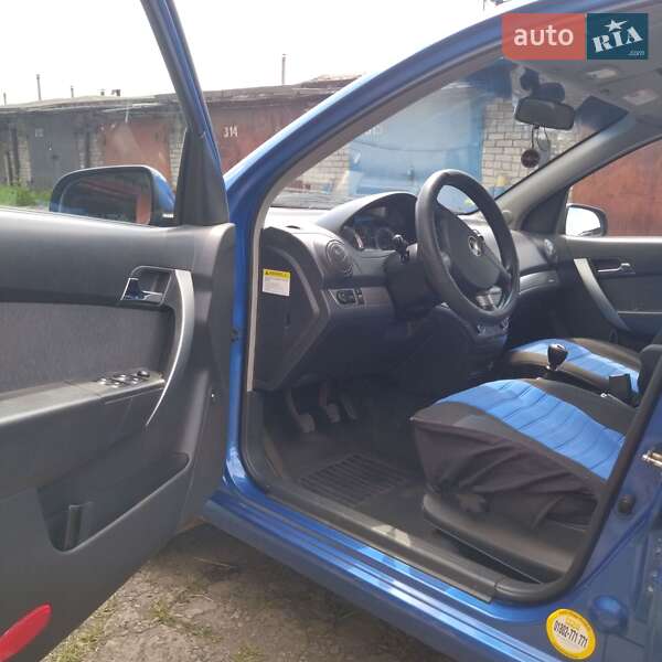 Седан Chevrolet Aveo 2008 в Кривому Розі