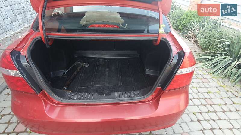 Седан Chevrolet Aveo 2011 в Львове